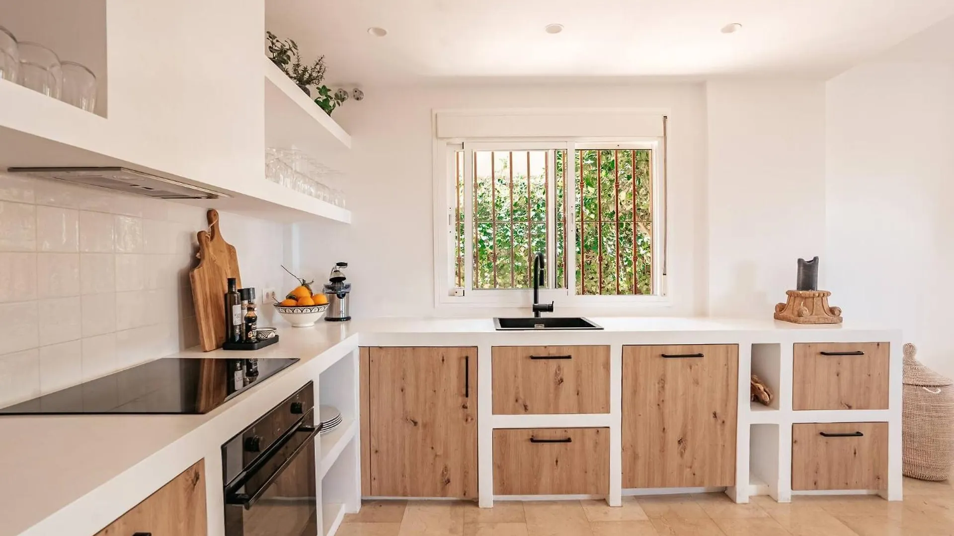 Feriehus New Renovated Townhouse With Sea View And Jacuzzi Villa Málaga Spanien
