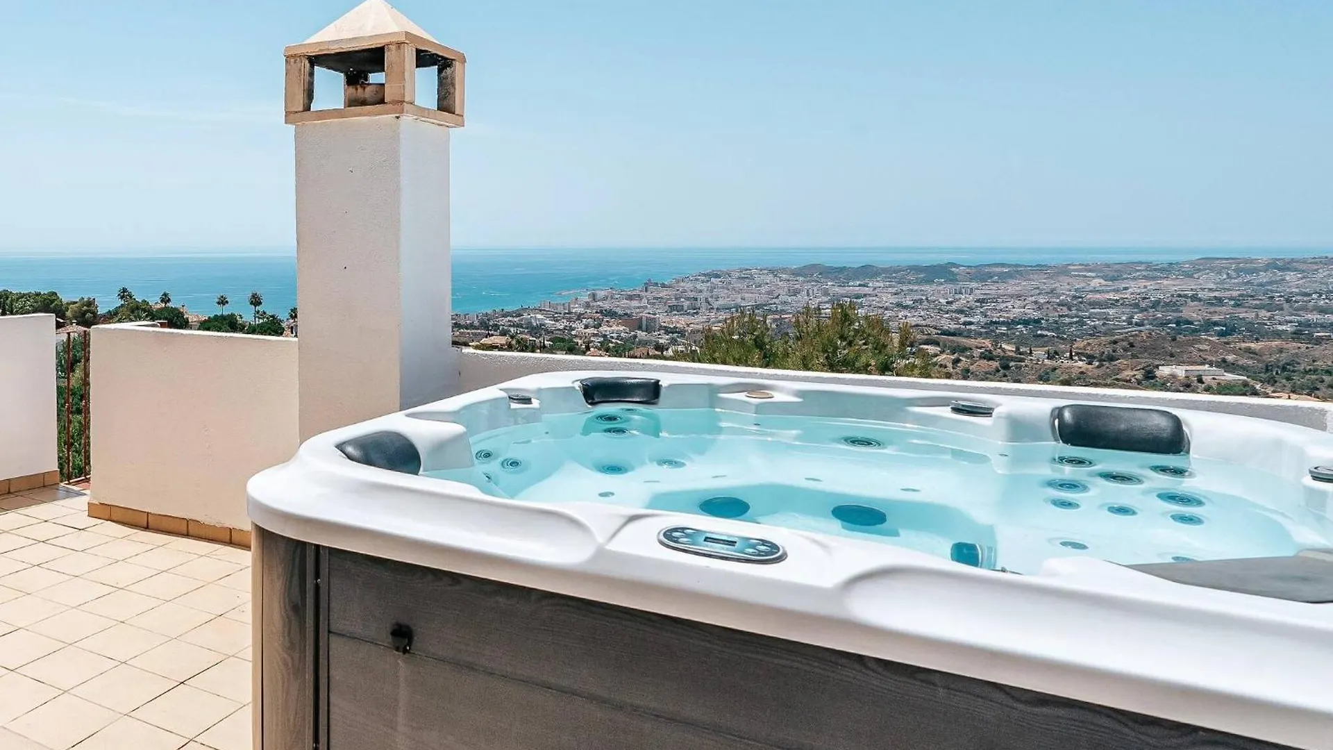 Feriehus New Renovated Townhouse With Sea View And Jacuzzi Villa Málaga
